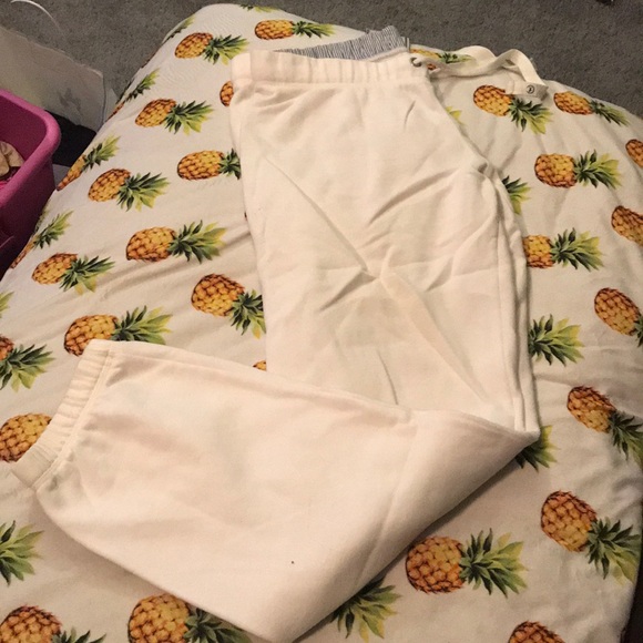 White “art splash” Pink sweatpants - Picture 2 of 3